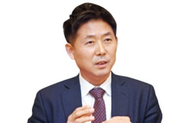 '뼈의 융합' 뜻하는 아시우스를 합쳐…임플란트 세계 공략 의지 담았다