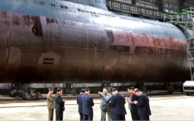 北이 설계 끝냈다는 핵잠수함은…SLBM 6기 탑재 5000t이상급