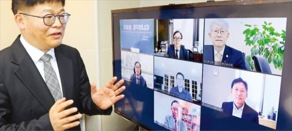 Choi Ki-young, Minister of Science and Technology, will create an AI hub that connects industry, academia, and research.