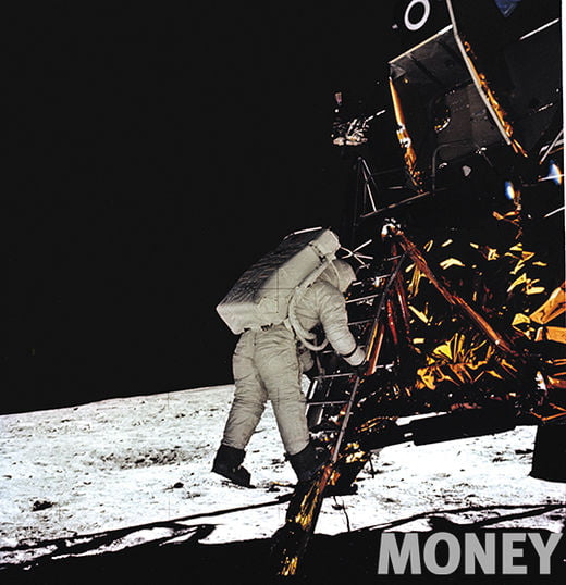 7월 20일 20시 17분(UTC 기준), 달 표면에 이글이 착륙했다.