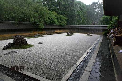 일본 사찰 료안지(龍安寺)의 작은 자갈 정원 모습.&copy;임종기