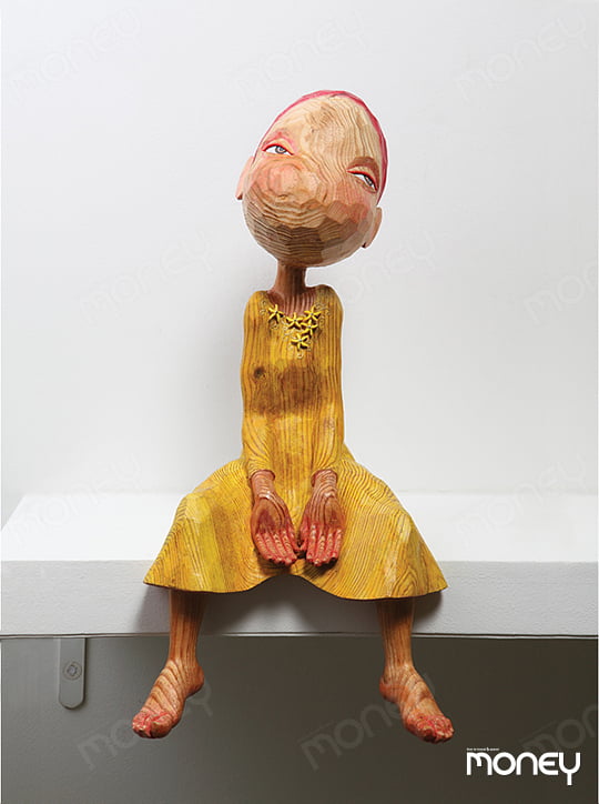 ‘놀아줘’, 56×20×27cm, 소나무, 2014년