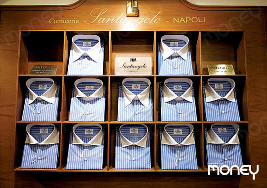 핸드메이드 비중이 아주 높은 셔츠 브랜드 마리아 산탄젤로는 이탈리아 나폴리를 대표한다.