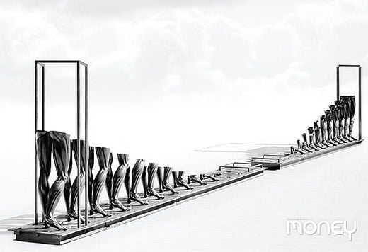 ‘해부학적 걸음’, 1968~1969년, 브론즈·1600kg, 148×1200×60cm