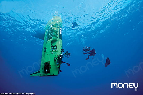 미국의 유명 영화감독 제임스 캐머런은 자신의 잠수함을 만들어 심해 여행을 했다(사진 내셔널지오그래픽 제공).