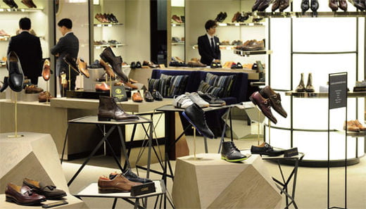 100여 개 고급 수입 브랜드가 입점한 신세계백화점 본점의 럭셔리 남성관.