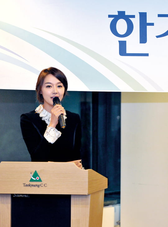 이날 골프대회의 진행을 맡은 SBS골프 김민아 아나운서.