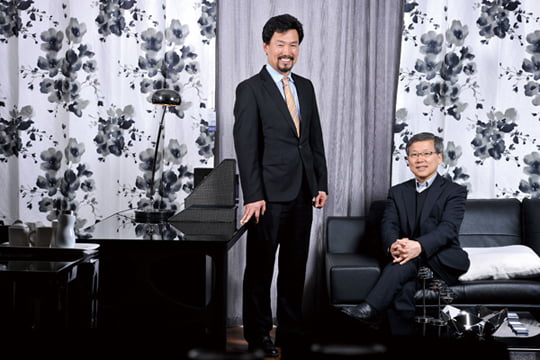 황선준 박사(왼쪽)와 김민주 대표.