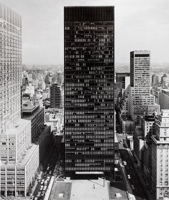 미스 반 데어 로에 & 필립 존슨, 뉴욕 시그램 빌딩, 1958년