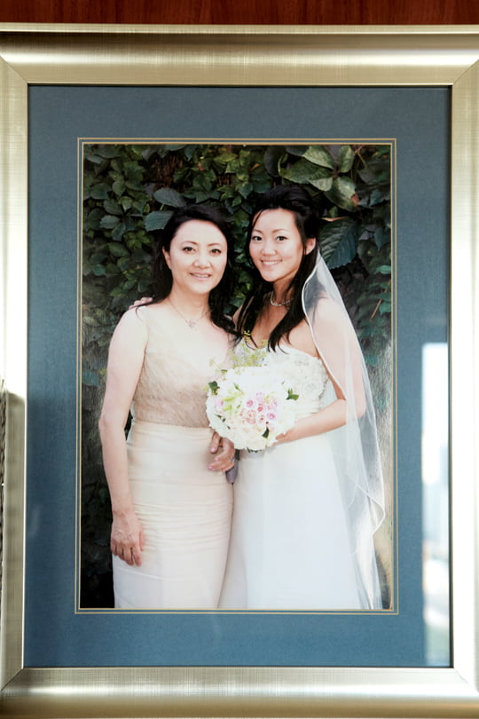 팡 대표의 결혼식 때 어머니와 함께 찍은 사진.