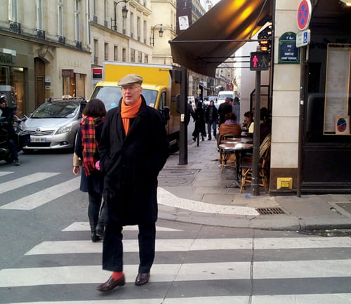 뚜렷한 듯 옅은 부르주아적 색깔 PARIS, 파리지앵