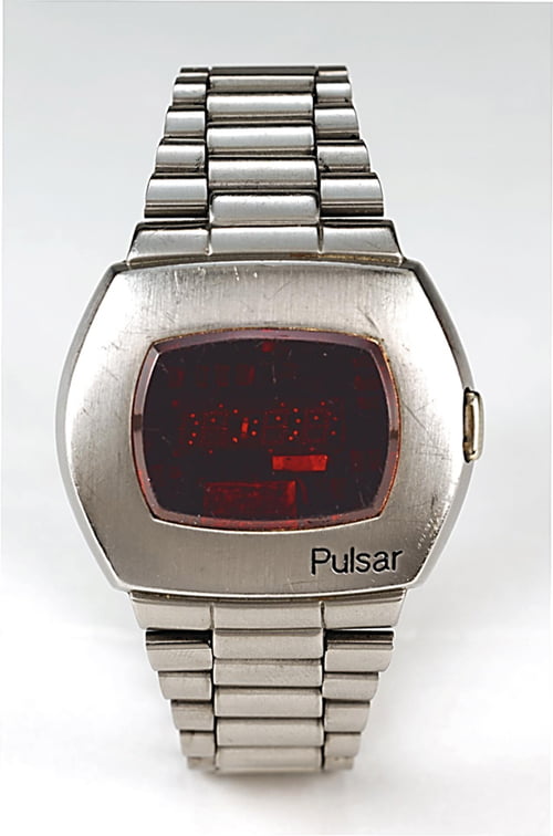 1970년 최초의 LED 디스플레이 디지털 시계인 펄서