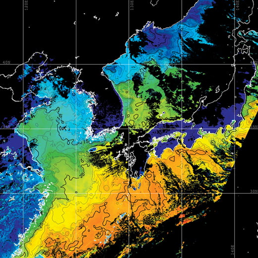 지구온난화로 기상이변이 잦아지면서 날씨에 대한 관심이 커지고 있다. 사진은 우리나라 주변 해수면 온도의 변화를 나타내는 국립수산과학원 위성해양정보 시스템 위성 사진.