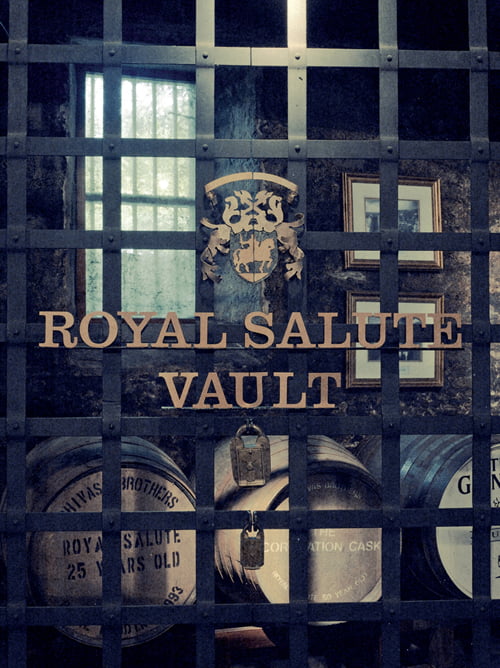 1 로얄 살루트 볼트(Royal Salute Vault)의 문은 여왕의 대관식 같은 특별한 날에만 열린다.