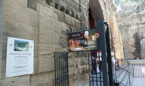 도시 오랑주에 있는 로마시대의 고대 극장
