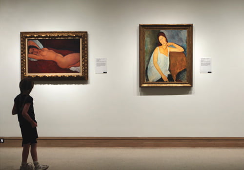8. 뉴욕 메트로폴리탄미술관에 전시돼 있는 모딜리아니 작품 <누드>와 <잔 에뷰테른>을 한 소녀가 미술관 가이드헤드셋으로 감상하고 있다. 최선호2010ⓒ