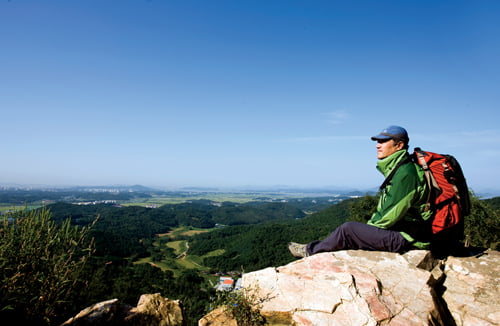 기업을 경영하다 보면 경쟁은 피할 수 없다. 강 회장은 대자연의 품에서 경쟁에서 받는 스트레스를 풀고, 상처받은 인간성을 어루만진다.