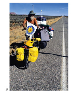 9. 유타의 다양한 사막 지형을 자전거로 횡단하는 미국인 노파를 만나다.