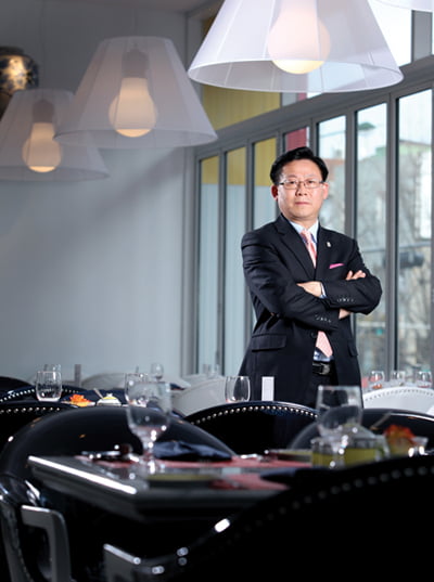 “국내 최초의 콘셉트 호텔로 외국인 고객 적극 유치”