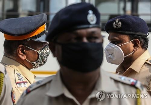 인도서 '불법 온라인대출' 중국인 체포…이자 36%·채무자 협박