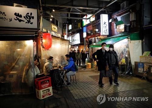 日 코로나 신규확진 '최다' 5천명 육박…내일 긴급사태 선언