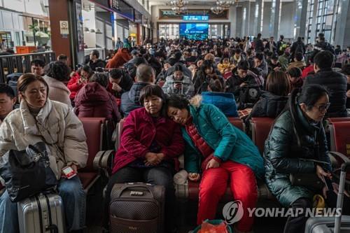 중국 코로나 확산 우려에 설연휴 대이동 강제로 줄인다