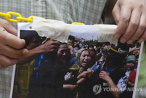 중국, 영국 '신장 강제노동 관련 제품' 규제에 "내정간섭"