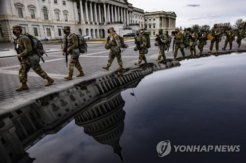 무장시위 경고에 바짝 긴장한 미국…토요일은 대체로 평온