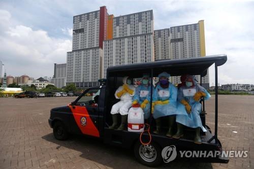 인니 확진자, 격리병원서 의료진과 성적 만남 유포로 체포