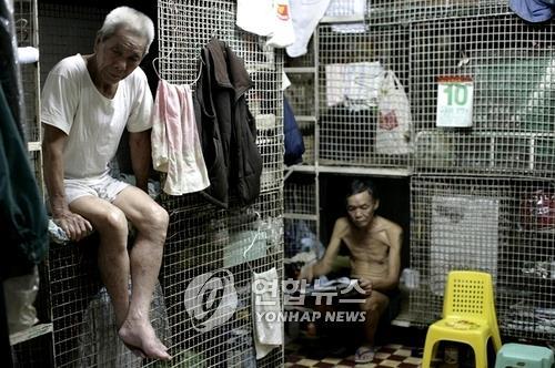 홍콩 1만명 봉쇄한 날 코로나 누적환자 1만명 넘어
