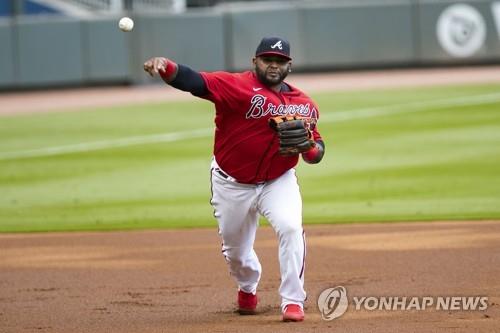 은퇴 위기의 '쿵푸 팬더' 산도발, 애틀랜타와 1년 재계약