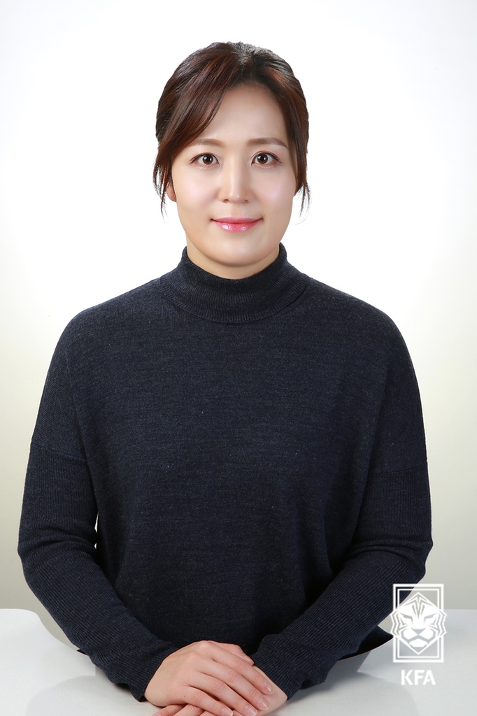 축구협회 첫 여성 부회장 탄생…국제심판 출신 홍은아 교수