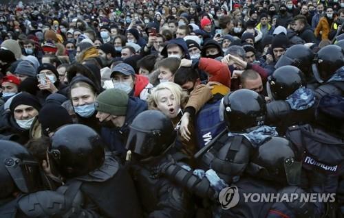 '나발니 지지 시위 홍보물 삭제' 지시 불이행한 SNS 대표들 소환(종합)