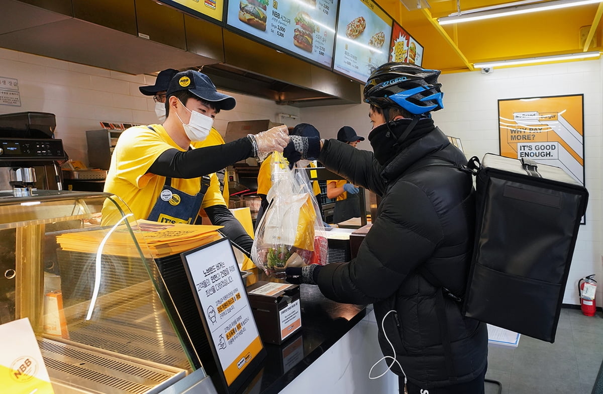 신세계푸드 `노브랜드 버거` 배달서비스 확대