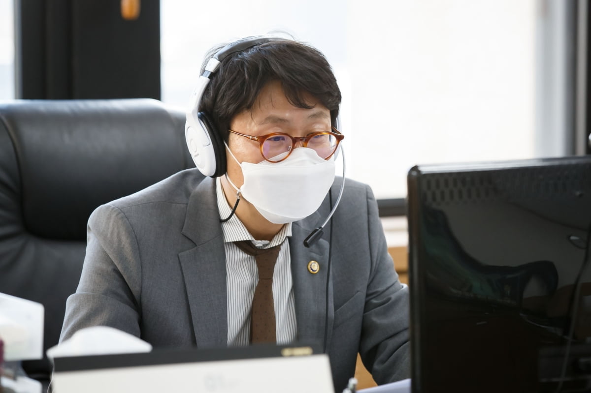 도규상 금융위 부위원장 "경직적 과태료 부과 관행 개선"