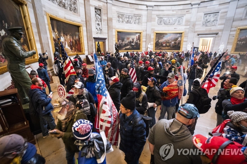 트럼프 가리키는 탄핵 시계…공화당에서도 심판론 속출