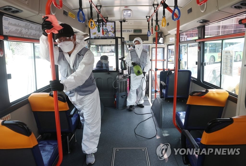 당국, 소독제 독성 경고…"인체·공기 중 살포 말아야"