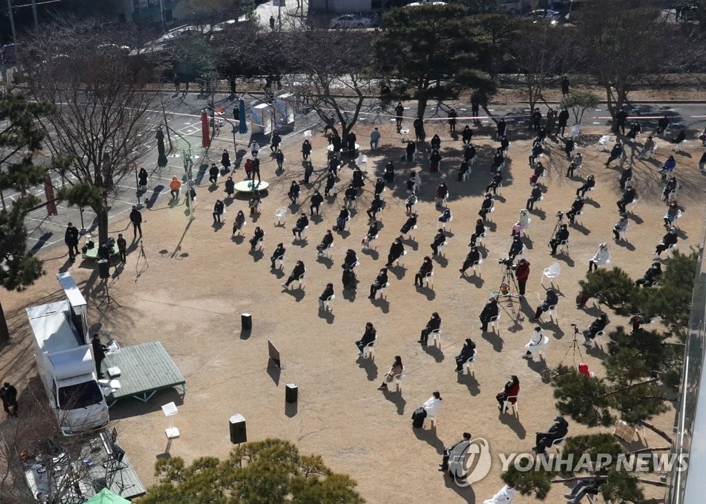 부산 일부 교회, 폐쇄 명령 반발 "예배는 헌법상 기본권"