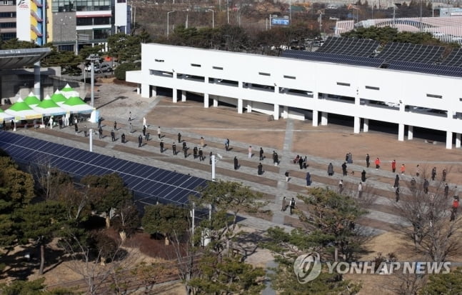 [속보] 코로나19 신규 확진 500명대 육박…IM선교회발 확산