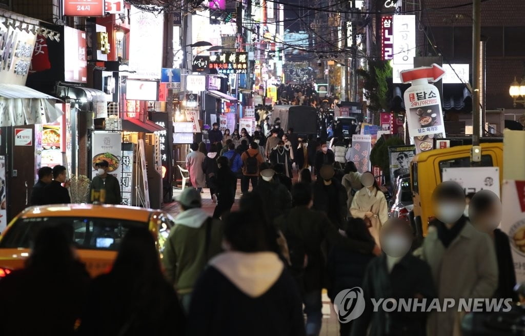 강남역 일대서 여성들 뒤통수 때려대던 20대 구속영장