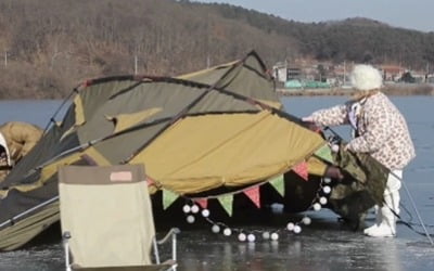 '나 혼자 산다' 박나래X기안84, 형체 잃은 텐트에 깊은 시름 "지겹다"