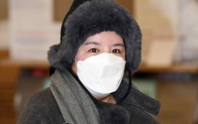 '강제 출국' 에이미, 5년 입국금지 만료…차분한 모습