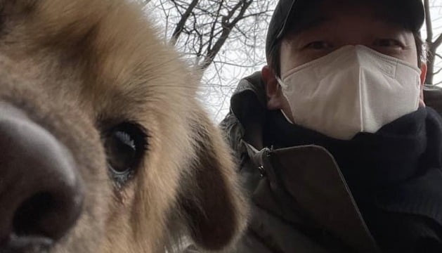 조승우, 안락사 위기 유기견 입양