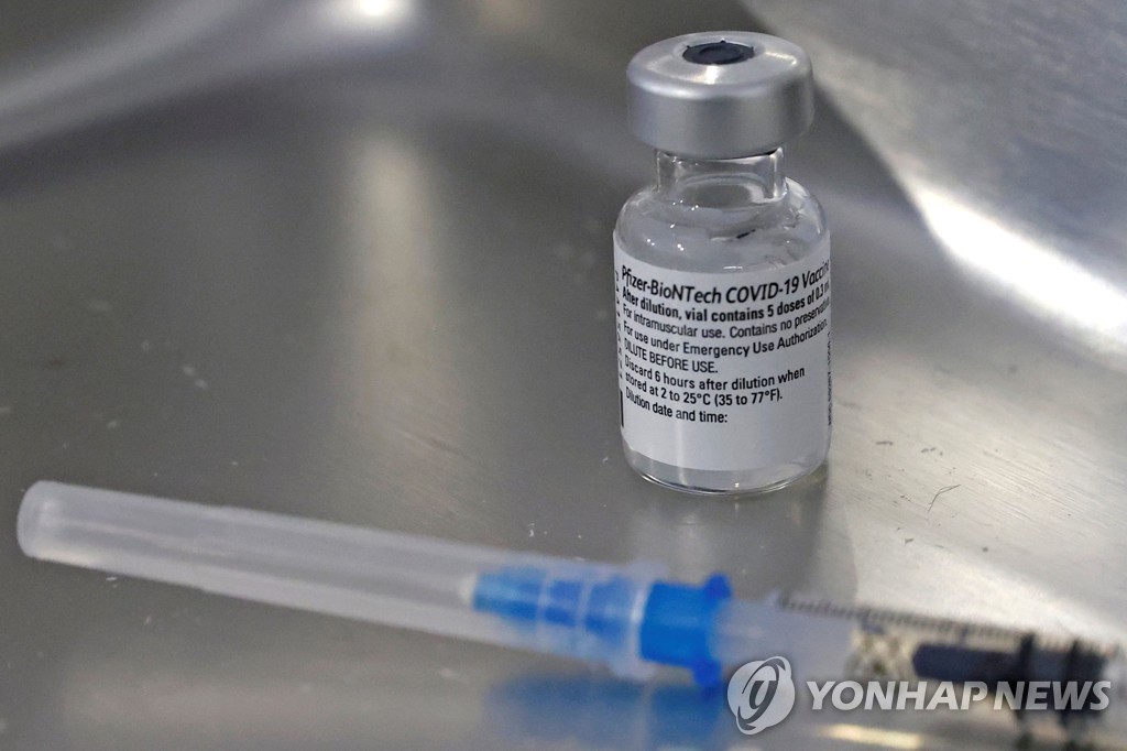 CDC는 임신부 백신 맞아도 된다는데…현장서는 '괜찮을까'