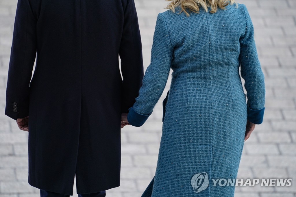 [바이든 취임] 헌정사상 첫 투잡 영부인 'Dr.바이든', 백악관 안주인 입성