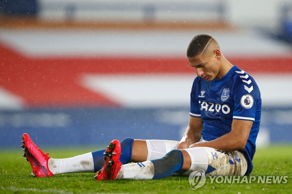 꼴찌에 잡히고 맞대결은 무승부…EPL 강호들 '네가 해라 우승!'