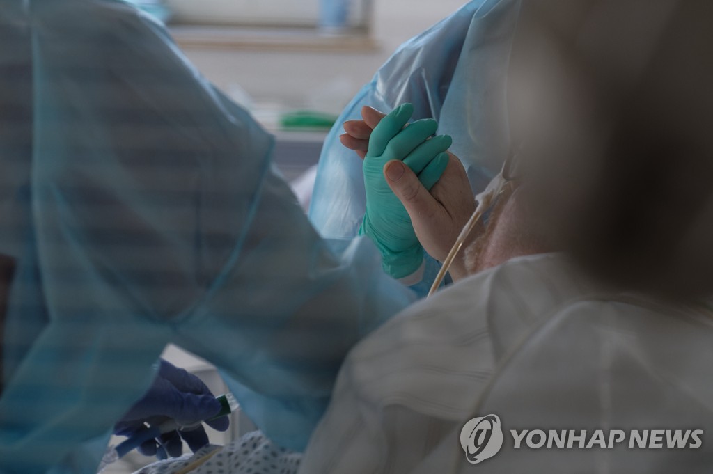 독일, 하루 코로나19 사망자 또 1천명…미국보다 사망률 높아