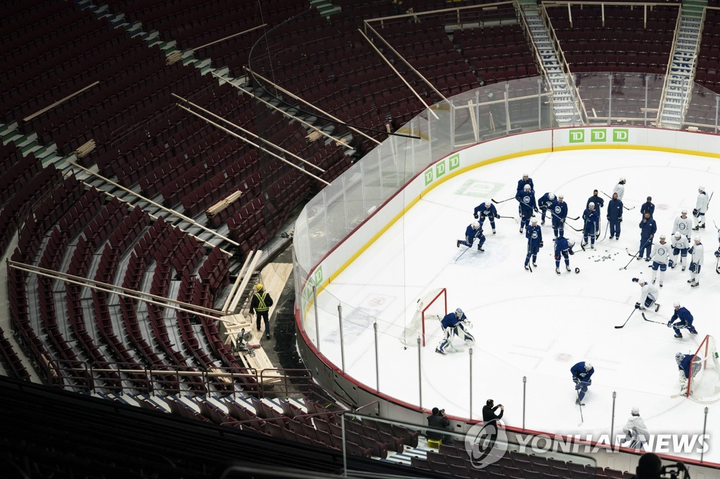 디비전 재조정·헬멧 광고…달라진 NHL 새 시즌, 14일 개막