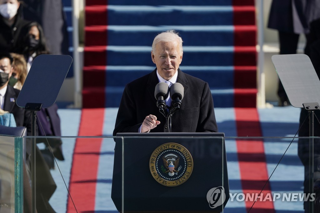 바이든 "동맹 복원하고 전세계 관여"…트럼프의 美우선주의 종언