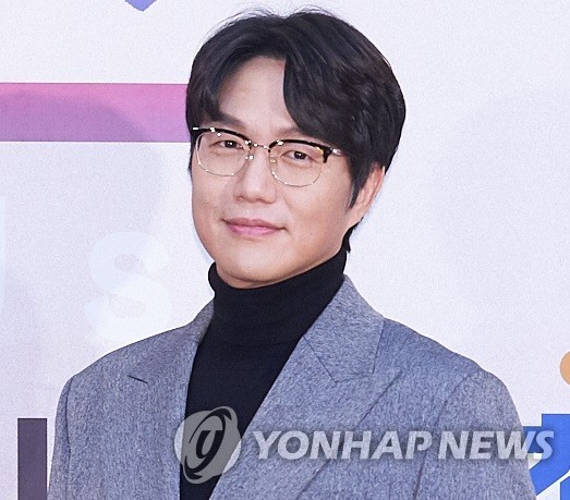 성시경, '악성 루머 유포' 악플러 경찰 고소